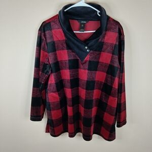 Ali Miles NWT Red and Black Sweater. Soft plush.Large